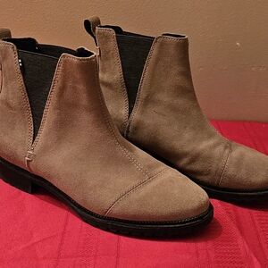 Toms Women's Tan Suede Ankle Boots
